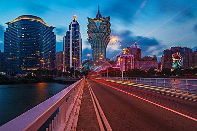 3DM速报：《觅长生》打脸“鬼谷”言论 拳头起诉《无尽对决》抄袭